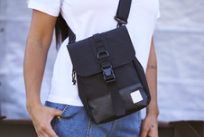 CAT crossbody taška Core X Mangla - čierna