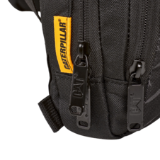CAT crossbody taška Cargo Voyager - černá - 84833-01_7.png