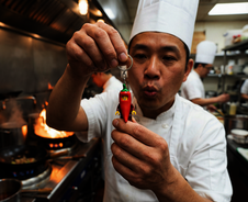 LEGO Minifigures Chili paprika svítící figurka - LGL-KE256H_6.png